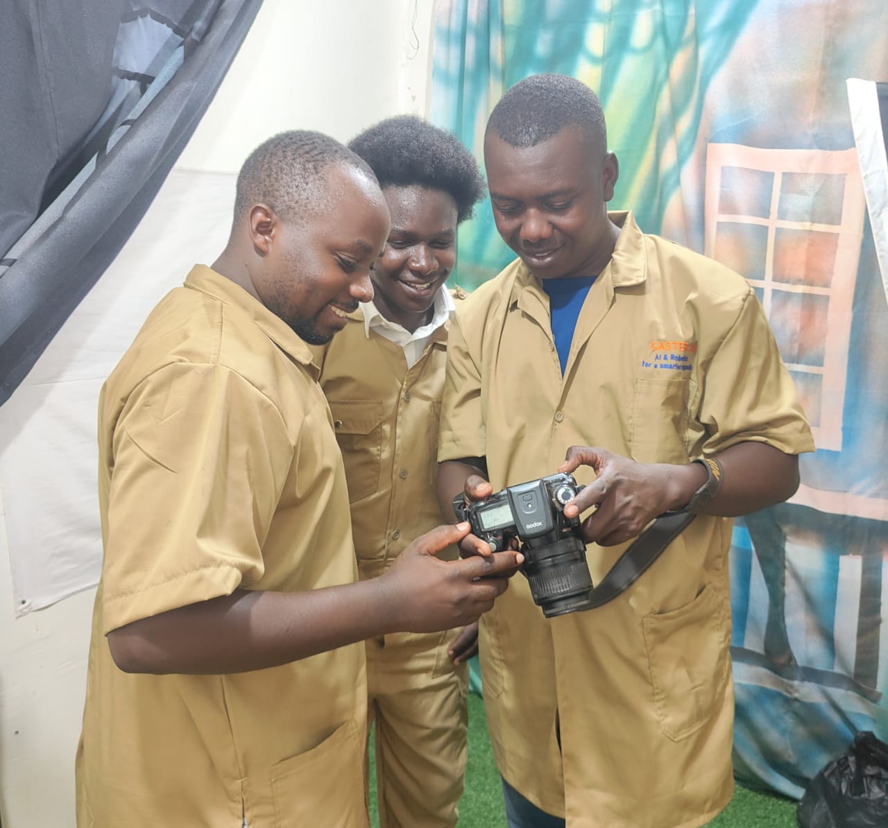 Gallery images/photo 2.